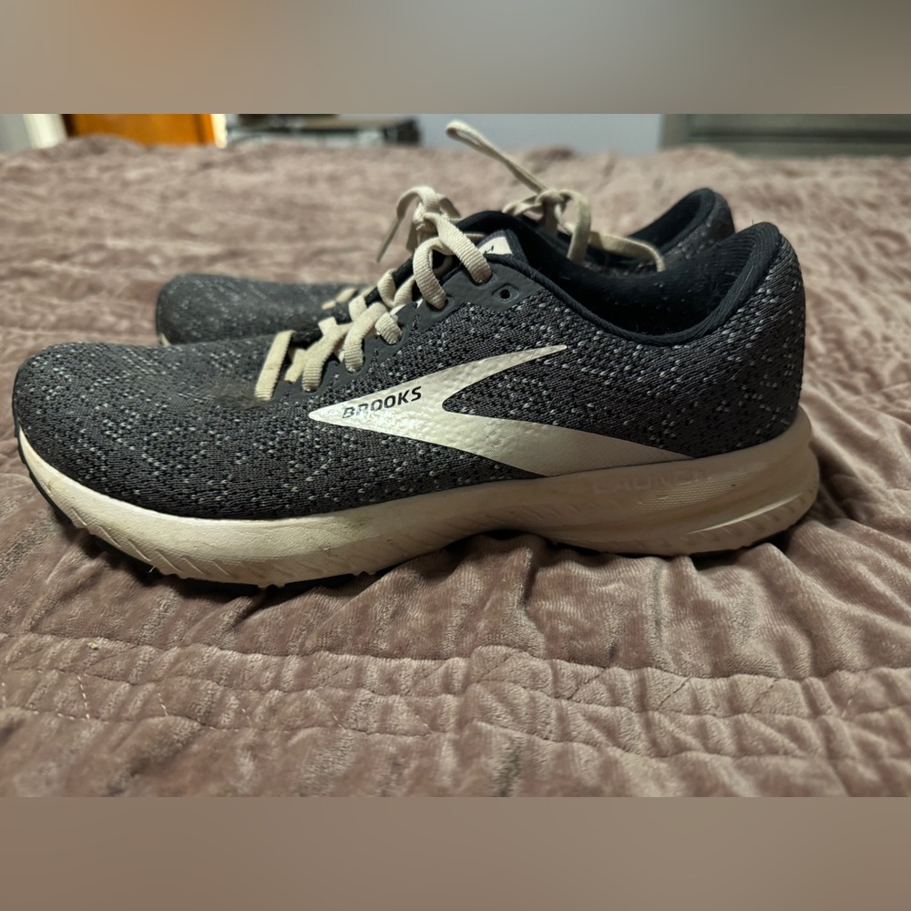 Brooks Launch 7 Size 9